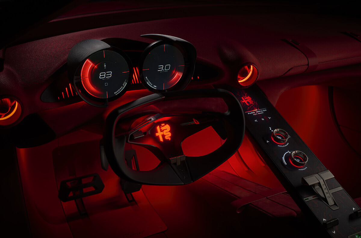 Alfa Romeo Cuorerosso konseptinde kırmızı aydınlatmalı kokpit ve döner kumandalı Magma Display konsolu